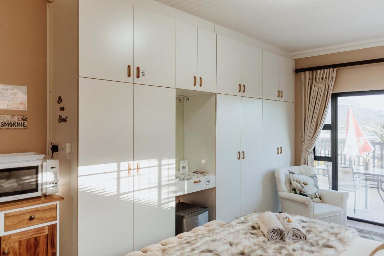 Mountain View Guesthouse Vanrhynsdorp Buitenkant foto