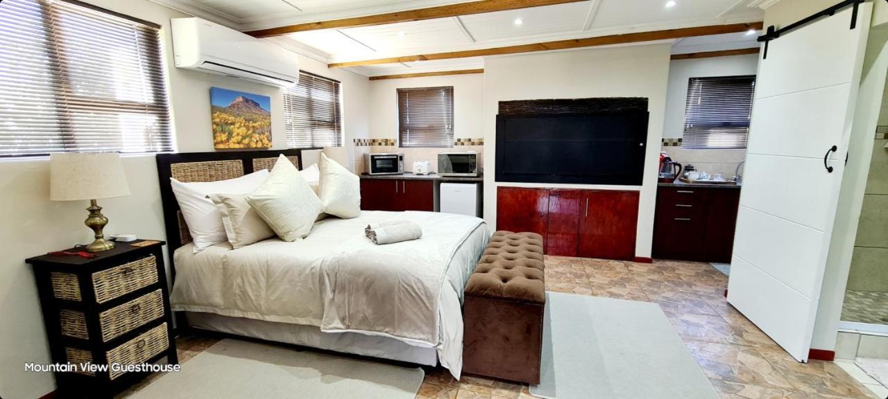 Mountain View Guesthouse Vanrhynsdorp Buitenkant foto