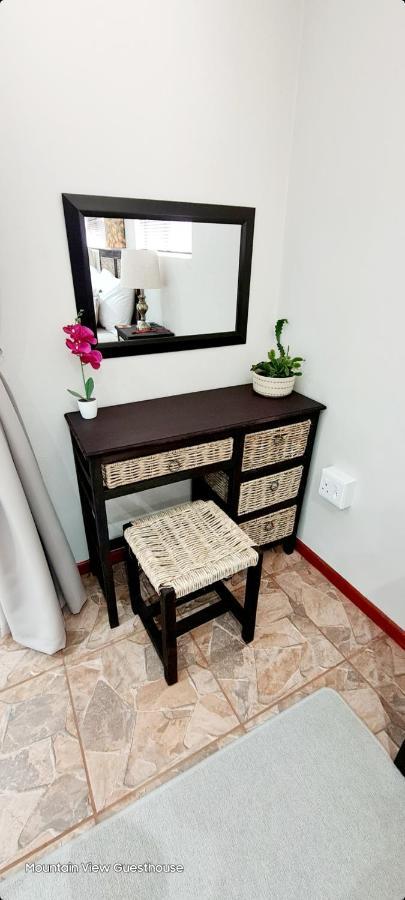 Mountain View Guesthouse Vanrhynsdorp Buitenkant foto
