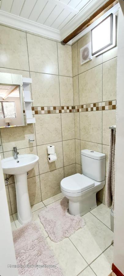 Mountain View Guesthouse Vanrhynsdorp Buitenkant foto