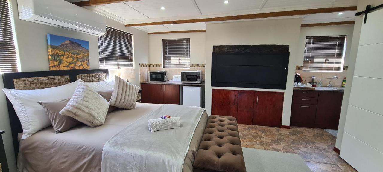 Mountain View Guesthouse Vanrhynsdorp Buitenkant foto