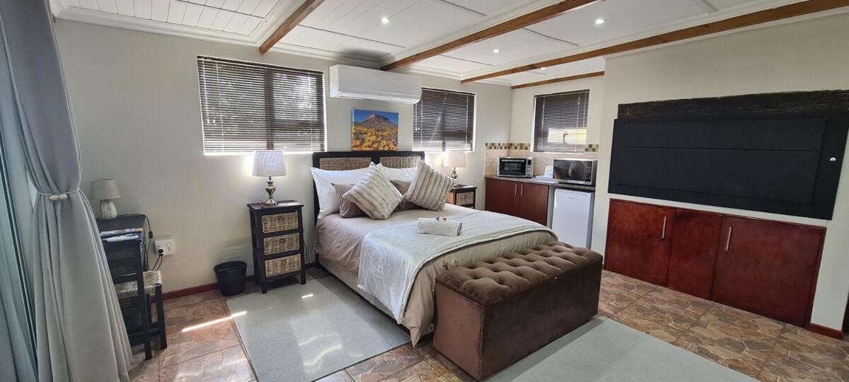 Mountain View Guesthouse Vanrhynsdorp Buitenkant foto